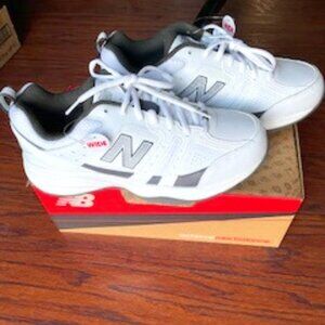 Men's White/Gray New Balance sneakers, size 10 wide
